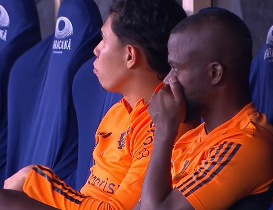 Enner Valencia Brezilya'daki ilk maçında neye uğradığını şaşırdı! Felipe Melo'ya karşı kaybetti Enner Valencia Brezilya'daki ilk maçında neye uğradığını şaşırdı! Felipe Melo'ya karşı kaybetti