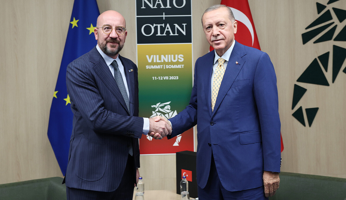 Erdoğan'dan NATO zirvesinde diplomasi trafiği: AB Konseyi Başkanı Michel'i kabul etti Erdoğan'dan NATO zirvesinde diplomasi trafiği: AB Konseyi Başkanı Michel'i kabul etti
