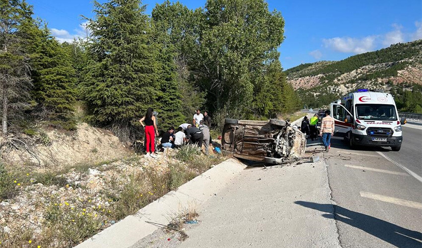 Konya'da otomobil şarampole devrildi: 1 ölü
