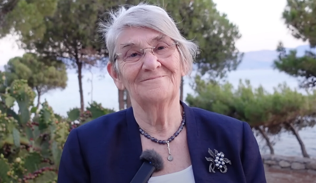 Canan Karatay'ın 58 yıl önceki hali ortaya çıktı: Şimdiki mankenler yanında halt etmiş