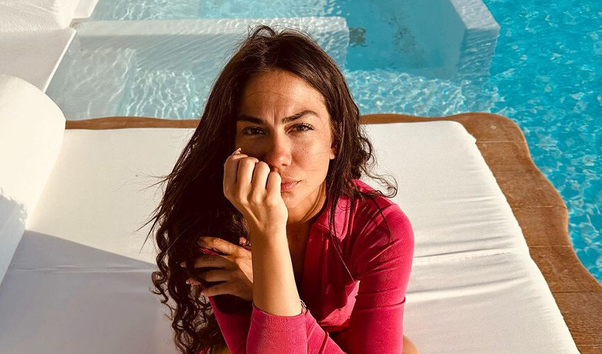 Demet Özdemir’e yakın markaj! Yunanistan’da kısmeti açıldı Demet Özdemir, Yunanistan'da tatilde...