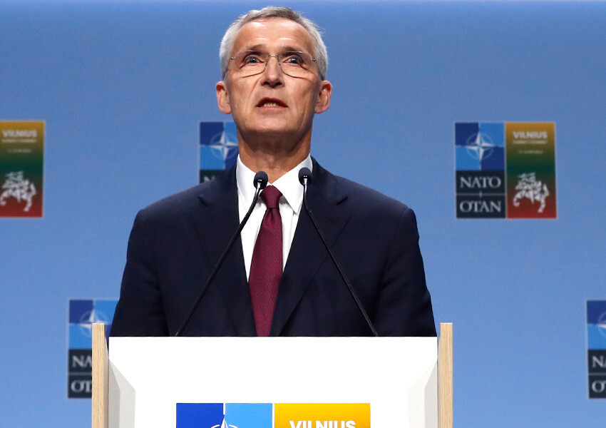 Stoltenberg, Ukrayna'ya NATO daveti gönderileceğini söyledi