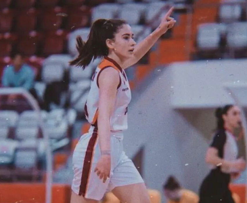 Real Madrid’in yeni transferi Arda Güler gönlünü Galatasaraylı oyuncu Duru Nayman'a kaptırdı... Fotoğraflar her şeyi ele verdi Real Madrid’in yeni transferi Arda Güler gönlünü Galatasaraylı oyuncu Duru Nayman'a kaptırdı... Fotoğraflar her şeyi ele verdi