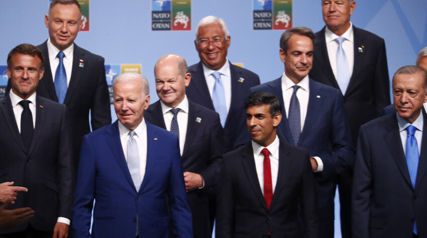 Vilnius'taki NATO Zirvesi başladı: Liderler aile fotoğrafı verdi, Erdoğan'dan peş peşe diplomasi trafiği