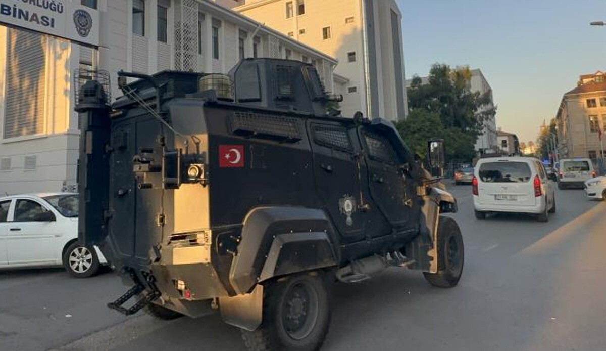 Mersin'de aranan şahıslara yönelik operasyon! 74 gözaltı kararı Mersin'de aranan şahıslara yönelik operasyon! 74 gözaltı kararı