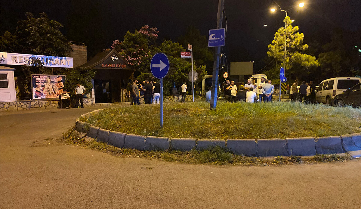 Büyükçekmece'de dehşet anları: Silahlı saldırıda 1 ölü Büyükçekmece'de dehşet anları: Silahlı saldırıda 1 ölü