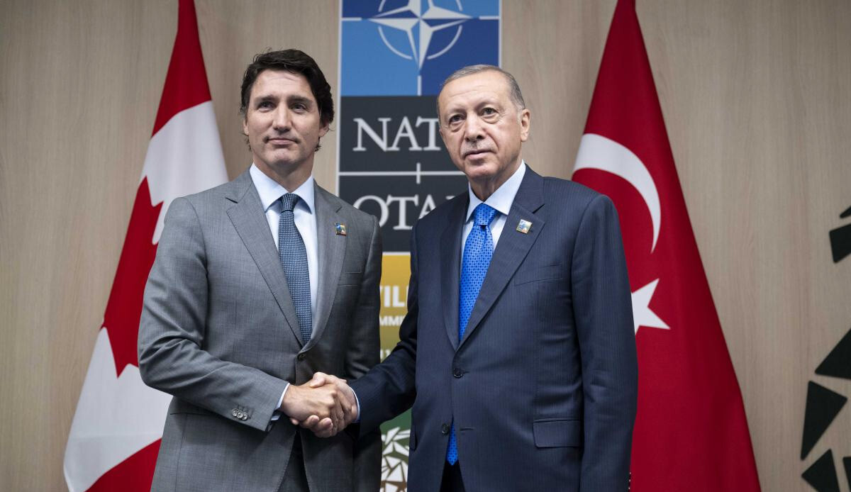 İsveç'e NATO vizesi sonrası dikkat çeken iddia: Kanada ambargoyu kaldırdı İsveç'e NATO vizesi sonrası dikkat çeken iddia: Kanada ambargoyu kaldırdı