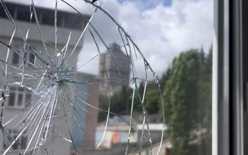 İstanbul’da maganda dehşeti! Cama kurşun isabet eden aile ölümden döndü İstanbul’da maganda dehşeti! Cama kurşun isabet eden aile ölümden döndü