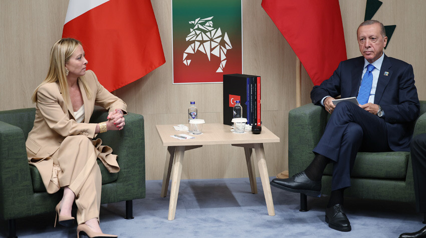 Cumhurbaşkanı Erdoğan NATO'da İtalya Başbakanı ile bir araya geldi