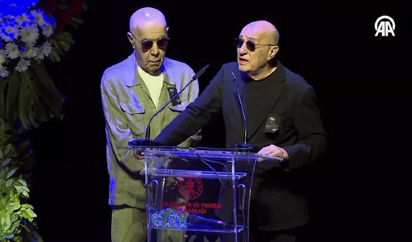 Özkan Uğur’a dostlarından MFÖ şarkısı ile veda... Cenazede gözyaşları sel oldu