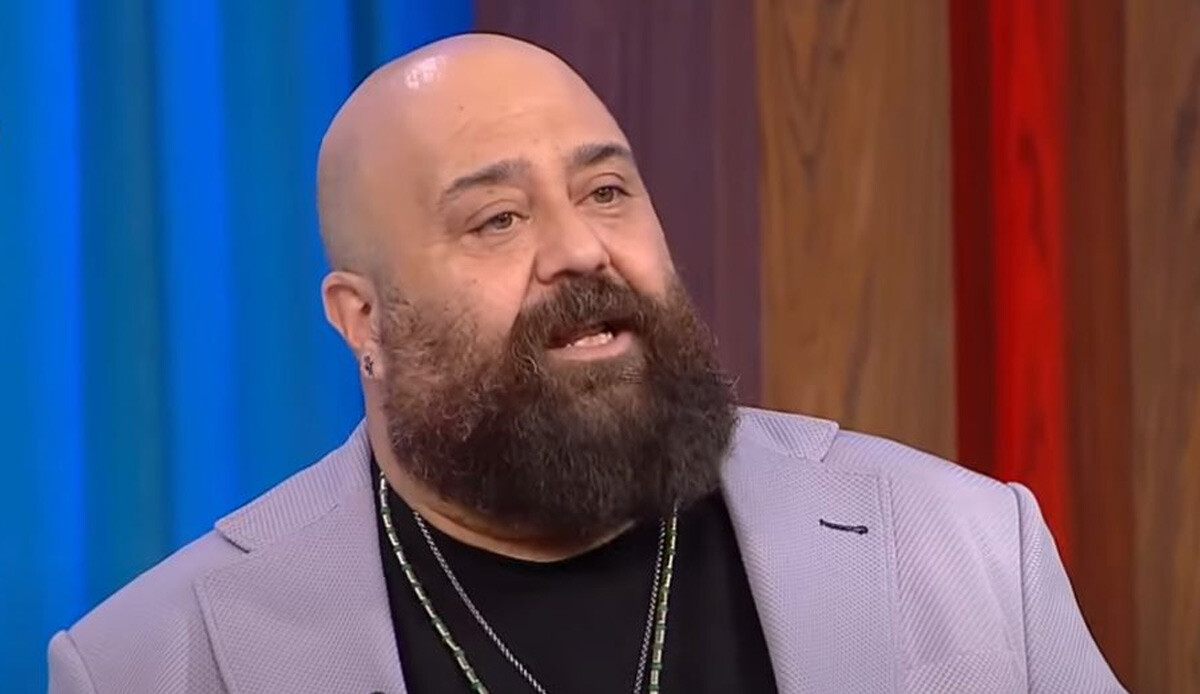 Şef Somer Sivrioğlu yarışmaya döner dönmez bombayı patlattı… Sürpriz açıklama her şeyi değiştirecek Şef Somer Sivrioğlu yarışmaya döner dönmez bombayı patlattı… Sürpriz açıklama her şeyi değiştirecek