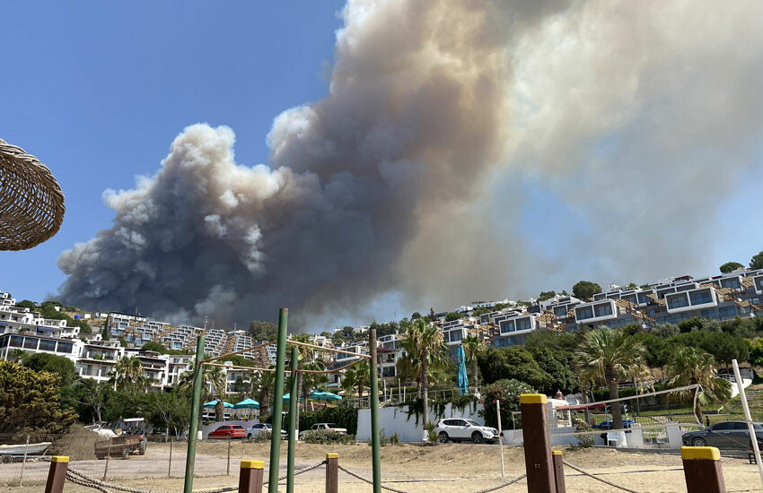 Bodrum’da korkutan orman yangını! Yerleşim alanlarına sıçradı