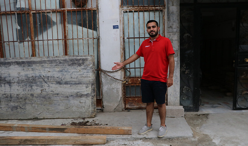 Hırsızlığın böylesi görülmedi: Kamerayı görünce vazgeçti, arkadaşı ikna etti