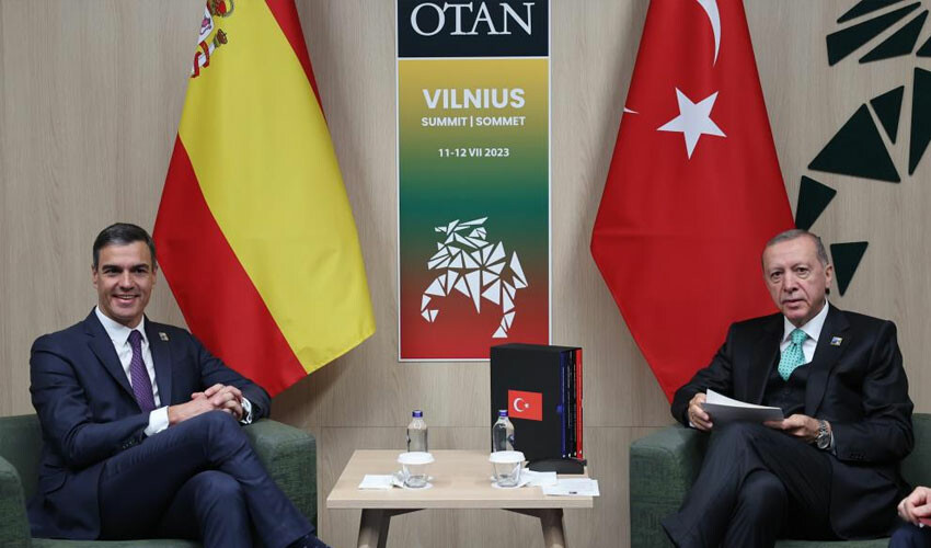 NATO Zirvesi'nde diplomasi trafiği: Erdoğan, dünya liderleriyle ikili görüşmeler gerçekleştiriyor NATO Zirvesi'nde diplomasi trafiği: Erdoğan, dünya liderleriyle ikili görüşmeler gerçekleştiriyor