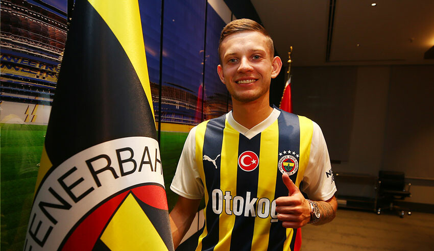 Son Dakika Fenerbahçe haberi: Sebastian Szymanski transferi resmen açıklandı