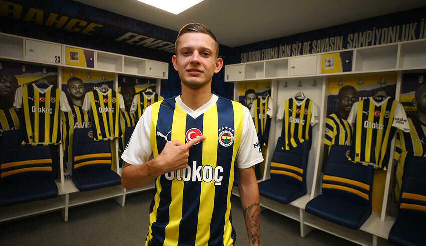 Son Dakika Fenerbahçe haberi: Sebastian Szymanski transferi resmen açıklandı