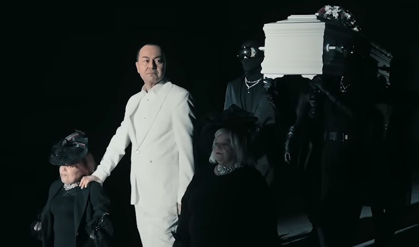 Serdar Ortaç'ın tabutunu çaldılar! Hırsızdan ağızları açık bırakan not...