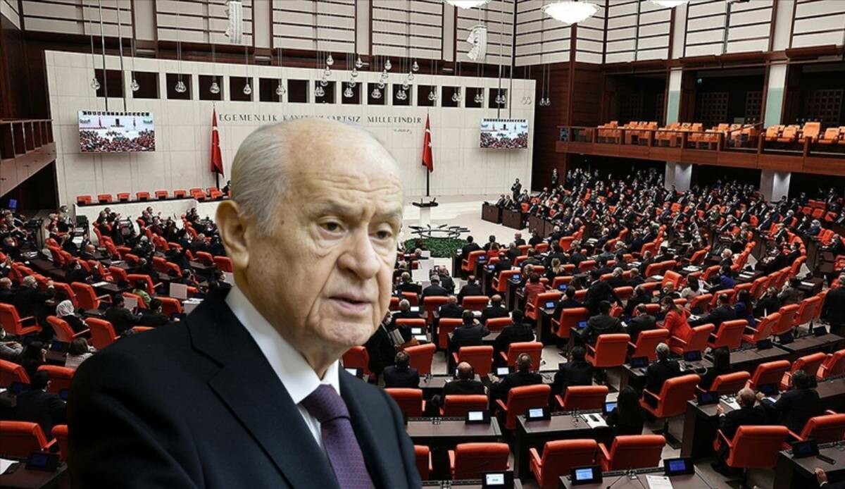 MHP lideri Bahçeli emeklilere zam görüşmesi için TBMM'de MHP lideri Bahçeli emeklilere zam görüşmesi için TBMM'de
