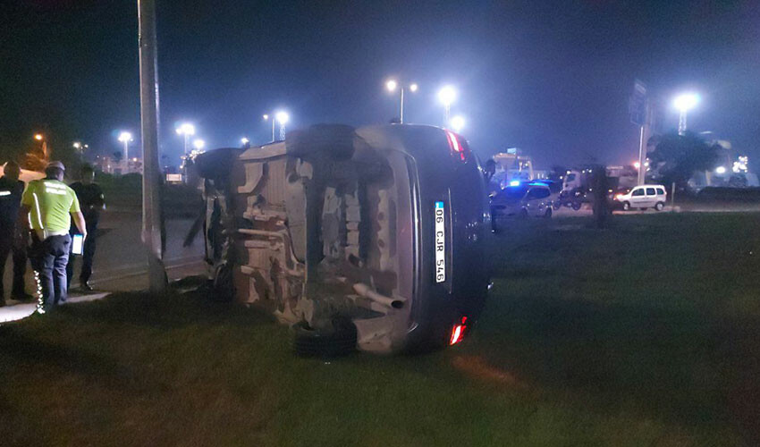 Ehliyetsiz sürücü çalıntı araçla polisten kaçarken kaza yaptı!