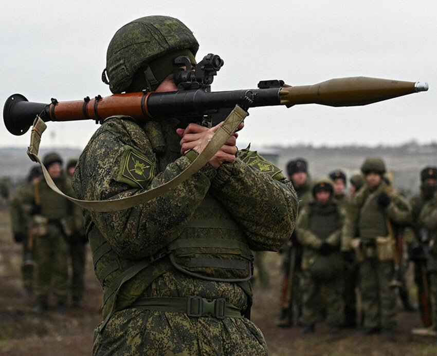 Mühimmat yetersizliğini eleştiren Rus komutan görevden alındı Mühimmat yetersizliğini eleştiren Rus komutan görevden alındı