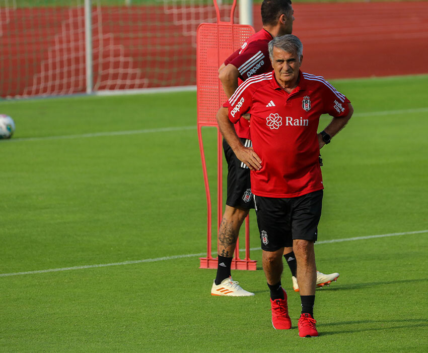 Erman Toroğlu'ndan Şenol Güneş'e olay sözler: Yürüyün gidin, adam değilsiniz Erman Toroğlu'ndan Şenol Güneş'e olay sözler: Yürüyün gidin, adam değilsiniz
