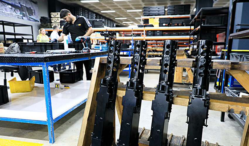 <p>Türkiye'de ve yurt dışında bir dizi yeni ve modernizasyon projesi bulunduğuna işaret eden Aral,