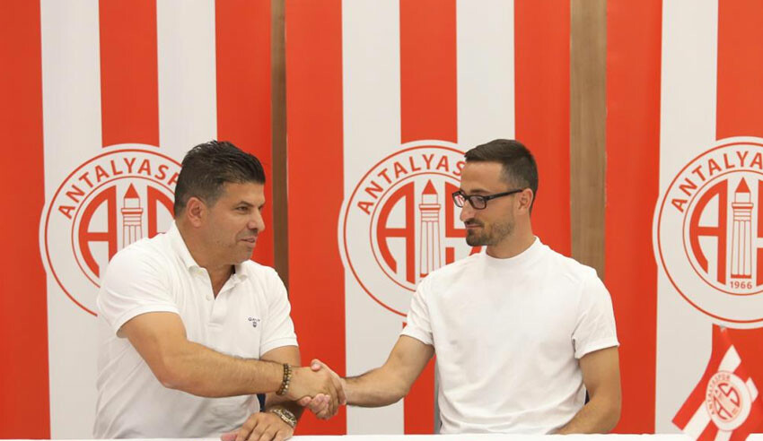 Erdoğan Yeşilyurt Antalyaspor'da! Akdeniz ekibi yazın ilk transferini açıkladı Erdoğan Yeşilyurt Antalyaspor'da! Akdeniz ekibi yazın ilk transferini açıkladı