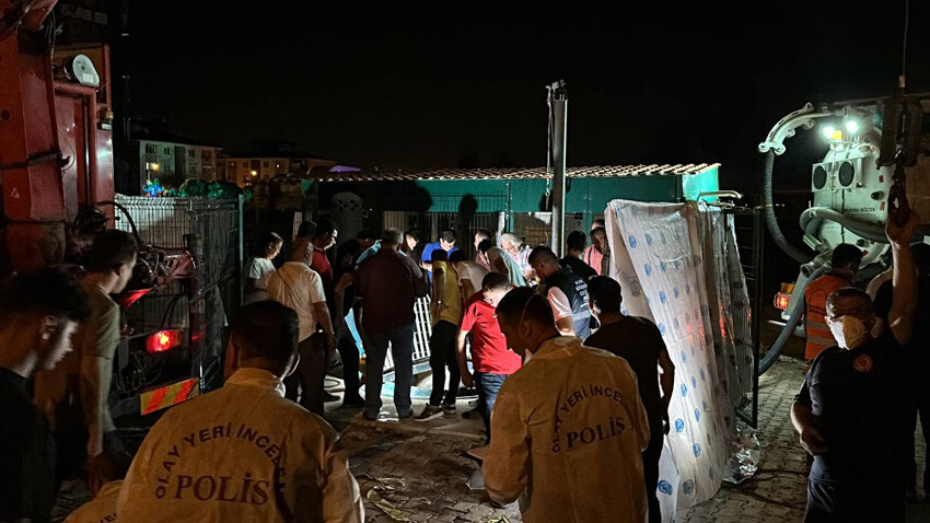 Antalya'da facia: Atık su istasyonuna indiler, çıkamadılar Antalya'da facia: Atık su istasyonuna indiler, çıkamadılar