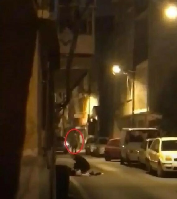 Annesi gözlerinin önünde öldürüldü! Genç kızın sözleri yürek yaktı: Silahı bırakması için yalvardım Annesi gözlerinin önünde öldürüldü! Genç kızın sözleri yürek yaktı: Silahı bırakması için yalvardım