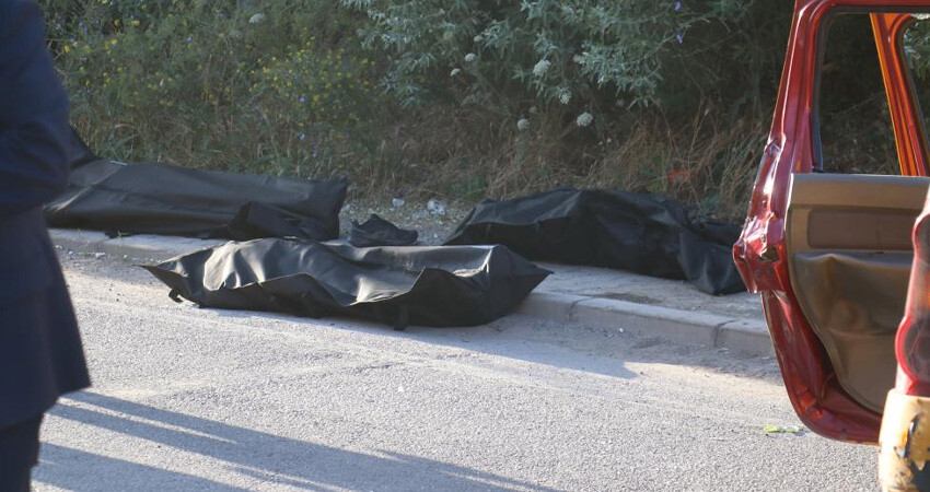Sivas'ta katliam gibi kaza! Kamyon çarptığı ticari taksiyi sürükledi: 4 ölü Sivas'ta katliam gibi kaza! Kamyon çarptığı ticari taksiyi sürükledi: 4 ölü