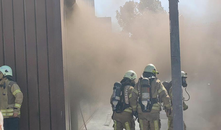 Beyoğlu sanat galerisinde korkutan yangın!