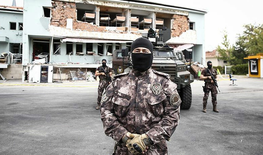 Bakan Yerlikaya, Özel Harekat şehitlerini andı: Ölümü öldürmek için meydana indiler Bakan Yerlikaya, Özel Harekat şehitlerini andı: Ölümü öldürmek için meydana indiler
