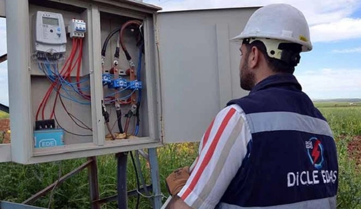 Güneydoğu’ya 8,3 milyarlık yatırım: Kayıp-kaçak oranı yüzde 43'e düştü Güneydoğu’ya 8,3 milyarlık yatırım: Kayıp-kaçak oranı yüzde 43'e düştü