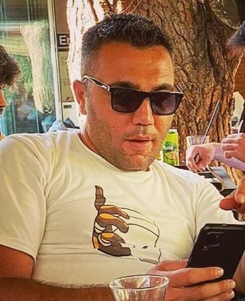 Komşu vahşeti! 9 yaşındaki kızının gözü önünde öldürüldü Komşu vahşeti! 9 yaşındaki kızının gözü önünde öldürüldü