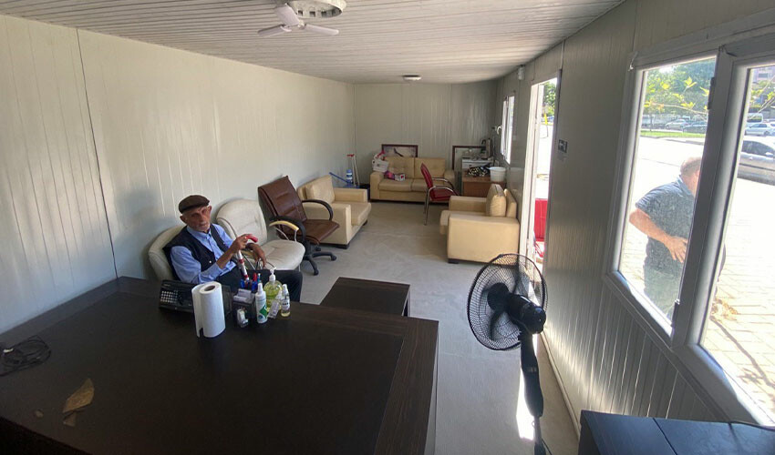 Enkazdan kurtarabildiklerini de hırsızlar çaldı