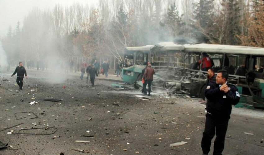 Kayseri'de 15 askerimizi şehit ettiler! Terör saldırganlarına ceza yağdı Kayseri'de 15 askerimizi şehit ettiler! Terör saldırganlarına ceza yağdı