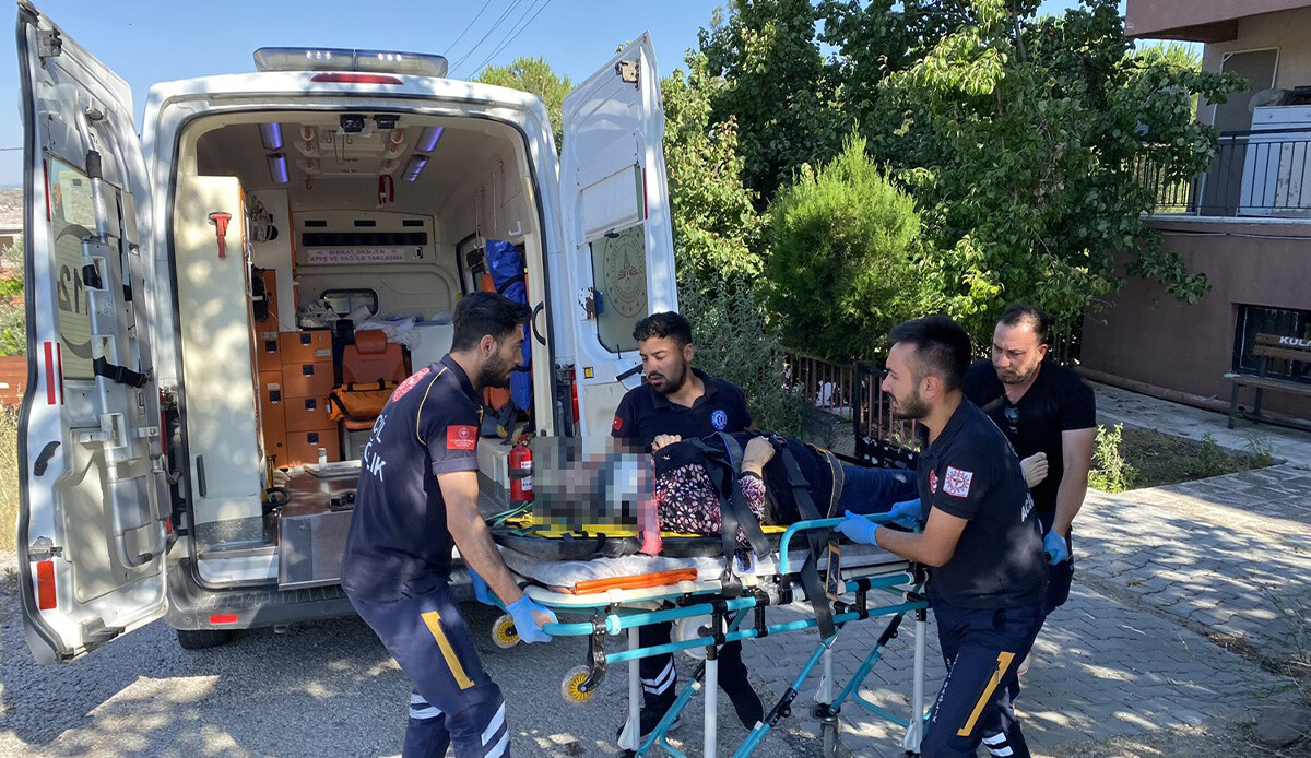Yok böyle kaza! Elektrikli bisikletle 5 metre yüksekten babaannesini üstüne düştü: Kadın öldü, torun yaralı Yok böyle kaza! Elektrikli bisikletle 5 metre yüksekten babaannesini üstüne düştü: Kadın öldü, torun yaralı
