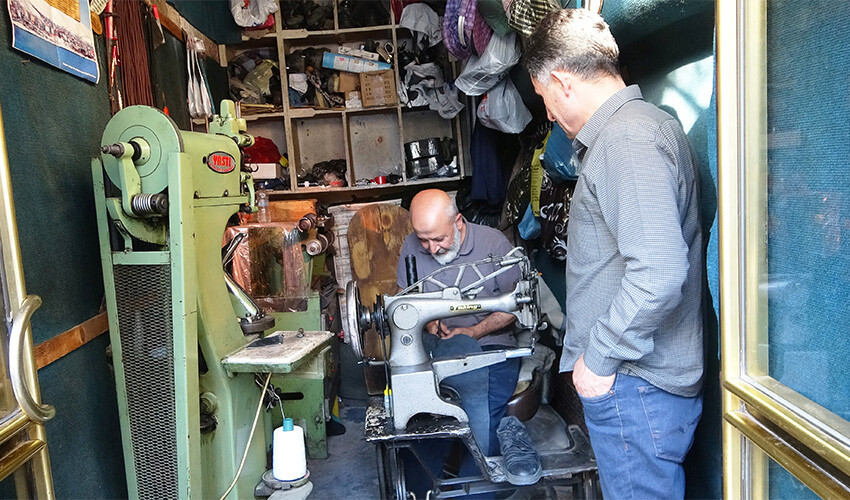 5 metrekarelik dükkana neredeyse yarım asır sığdırdı: 6 çocuk büyüttü 5 metrekarelik dükkana neredeyse yarım asır sığdırdı: 6 çocuk büyüttü