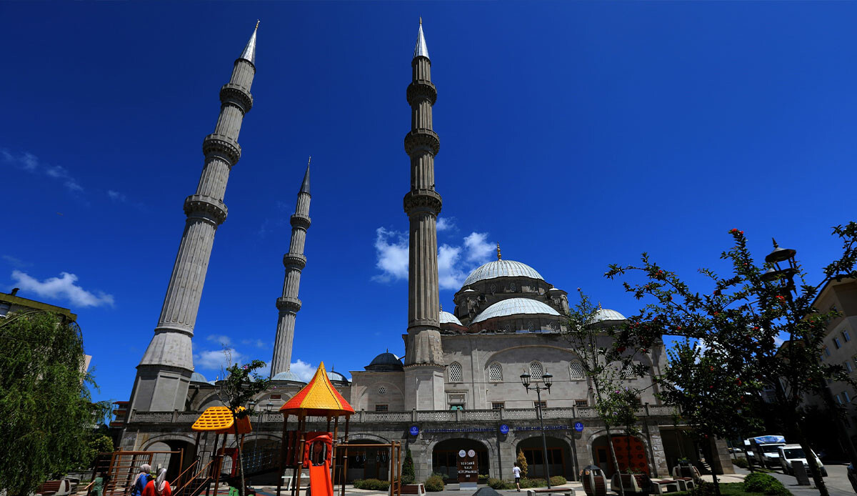 Ulu Cami Kütüphanesi’ne büyük ilgi!