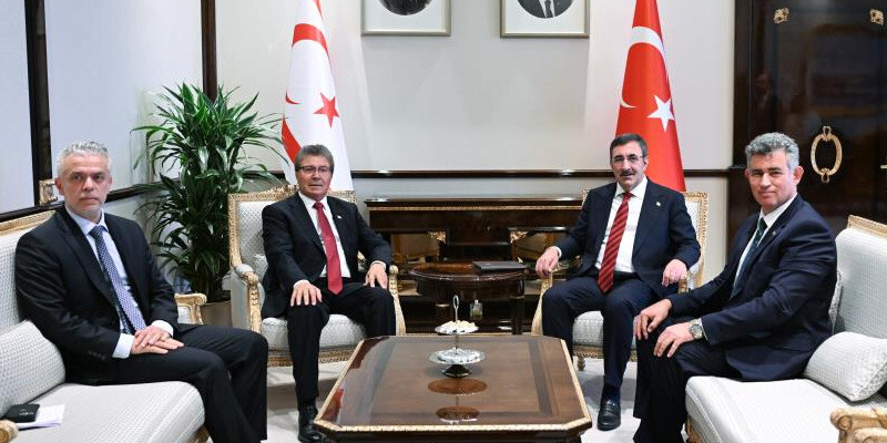 Cumhurbaşkanı Yardımcısı Yılmaz, KKTC Başbakanı Üstel ile bir araya geldi  Cumhurbaşkanı Yardımcısı Yılmaz, KKTC Başbakanı Üstel ile bir araya geldi