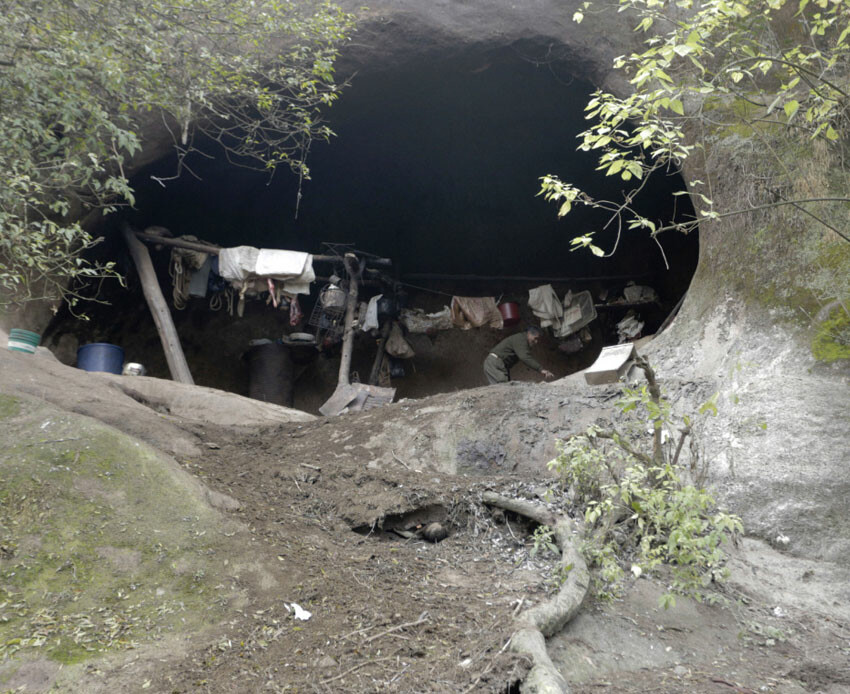 40 yıldır mağarada yaşıyor: ''Çocukluk hayalim'' 40 yıldır mağarada yaşıyor: ''Çocukluk hayalim''