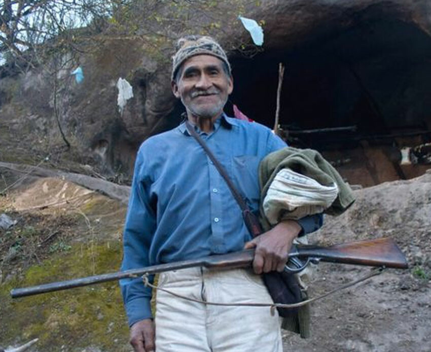 40 yıldır mağarada yaşıyor: ''Çocukluk hayalim'' 40 yıldır mağarada yaşıyor: ''Çocukluk hayalim''