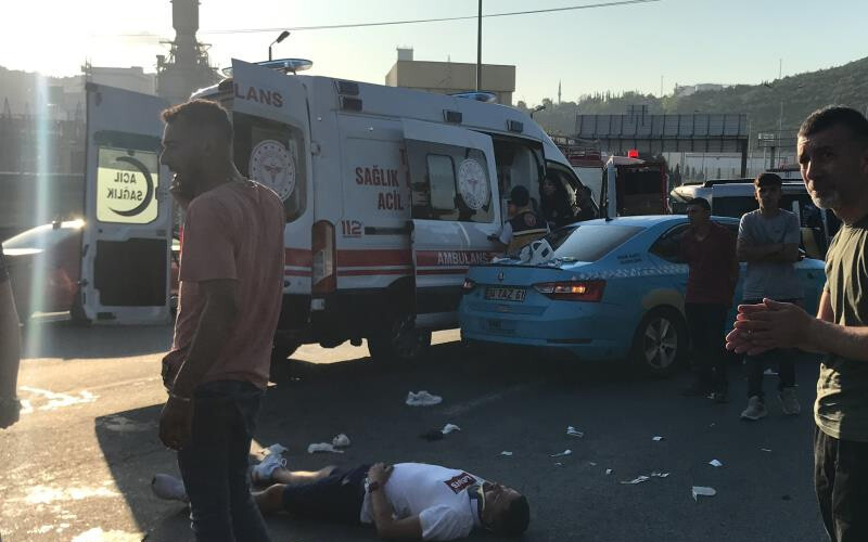 Hız göstergesi 140’a takılı kaldı! Feci kazada 7 yaralı  Hız göstergesi 140’a takılı kaldı! Feci kazada 7 yaralı