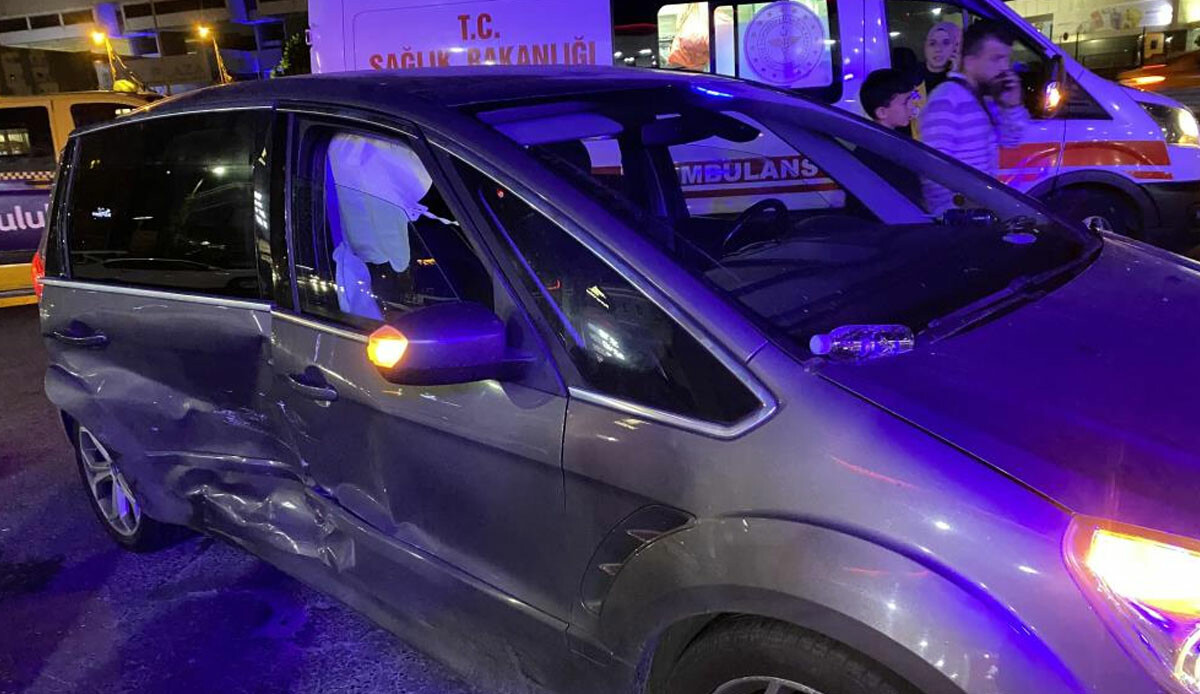 İstanbul&#039;da korkunç kaza, sürücü olay yerinden kaçtı: Çok sayıda yaralı var