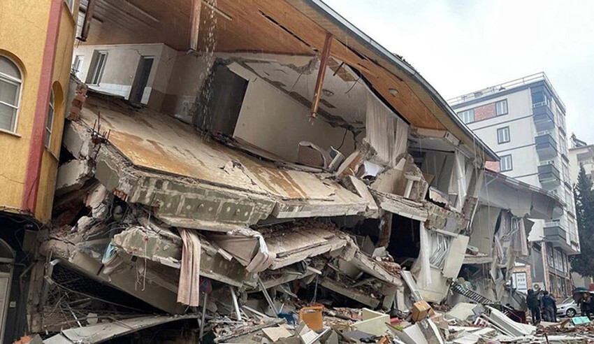 Ünlü uzmanlar 'asrın felaketi'ni inceledi: Bu depreme Japonya bile dayanamazdı Ünlü uzmanlar 'asrın felaketi'ni inceledi: Bu depreme Japonya bile dayanamazdı
