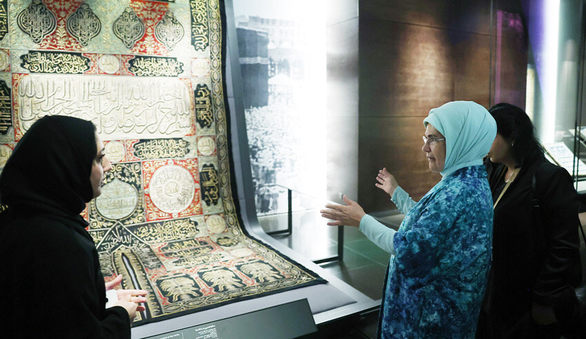 Emine Erdoğan'dan Katara Camii'ne ziyaret