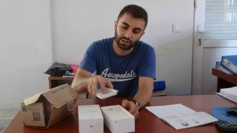 37 bin liralık telefon sipariş etti! "Kutuyu açınca" şoke oldu... 37 bin liralık telefon sipariş etti! "Kutuyu açınca" şoke oldu...