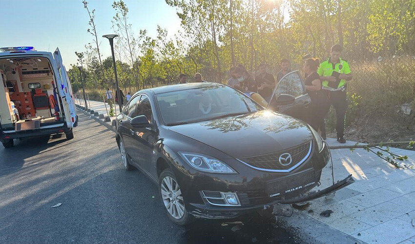 Korkunç kaza: Tır, çarptığı aracı karşı şeride fırlattı Korkunç kaza: Tır, çarptığı aracı karşı şeride fırlattı