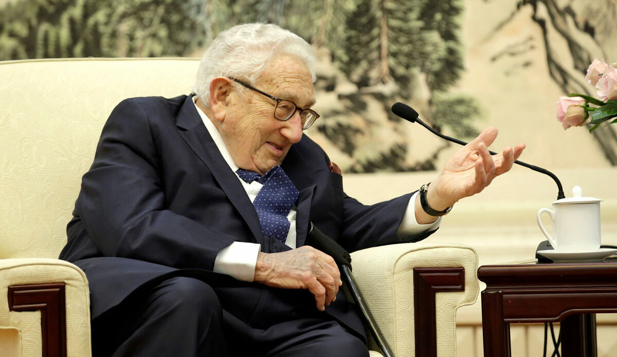 ABD eski Dışişleri Bakanı Kissinger, Çin Savunma Bakanı ile görüştü ABD eski Dışişleri Bakanı Kissinger, Çin Savunma Bakanı ile görüştü