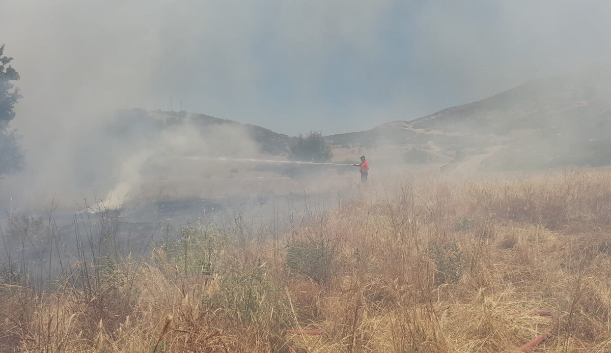 Isparta'da arazi yangını büyümeden söndürüldü Isparta'da arazi yangını büyümeden söndürüldü